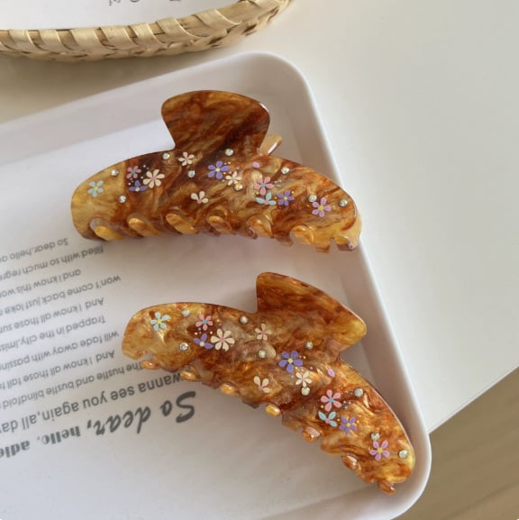 Elegant Floral Shark Hair Clip - Strong Grip for Thick Hair, Versatile Design for Daily Wear, Commuting, and Dates