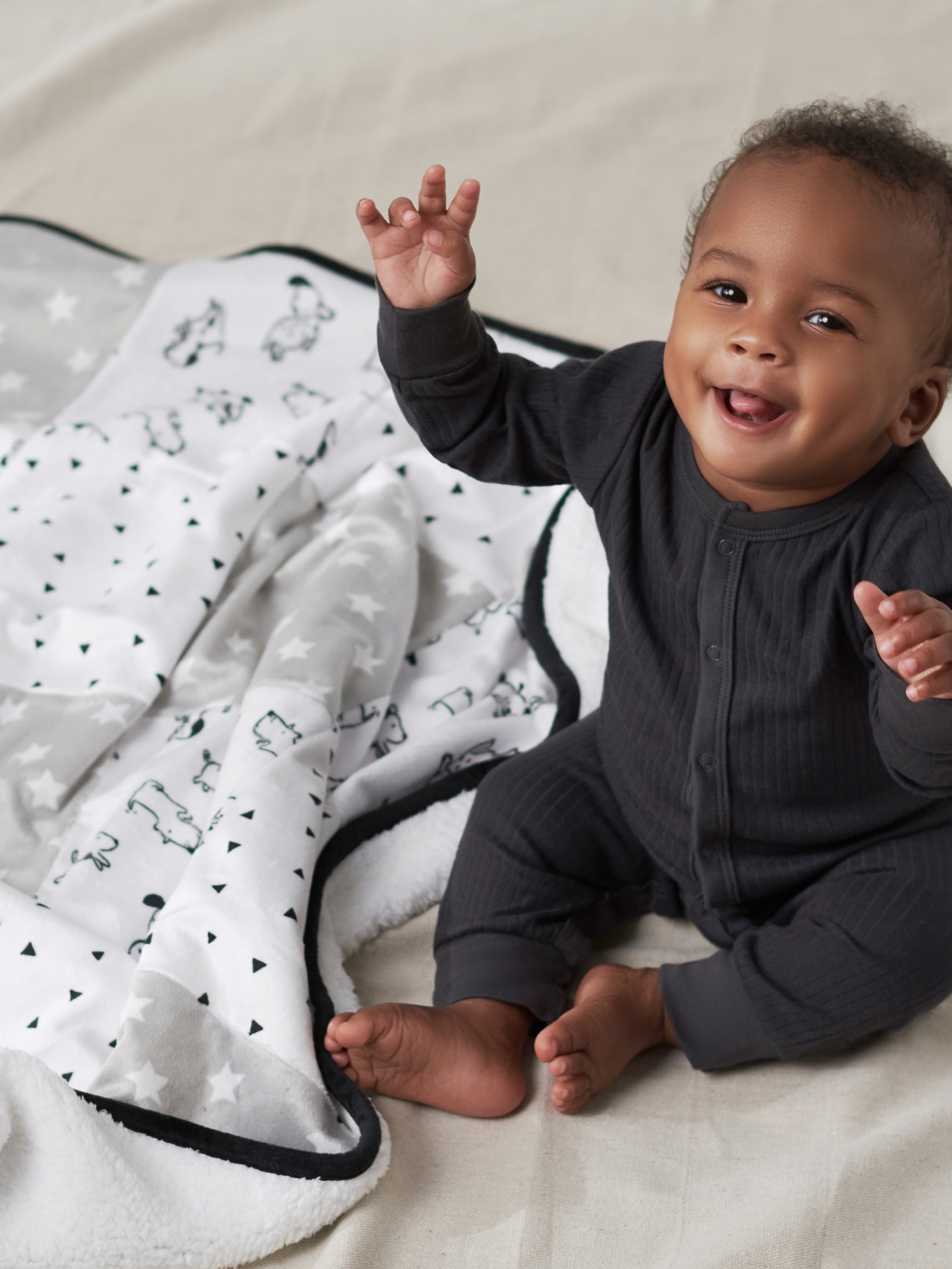 Modern Moments by Gerber Baby & Toddler Super Soft Patchwork Blanket, White Puppies