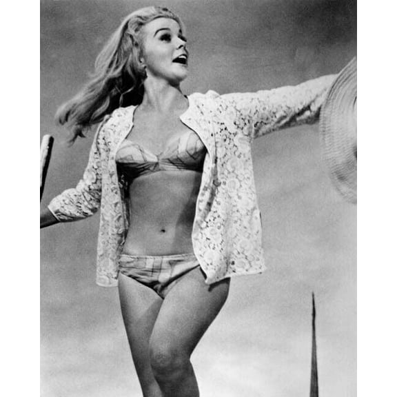 MovieMarket Ann-Margret 1960's Pin-Up Pose 8” x 10” Photo