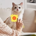 thumbnail image 1 of Fiudx Peine para Mascotas, Depilación con Un Solo Clic, Dientes de Aguja de Acero Inoxidable, Portátil y Autolimpiable, Apto para Perros y Gatos, Mango Ergonómico, Tamaño 20 X 10 X 4 Cm., 1 of 6