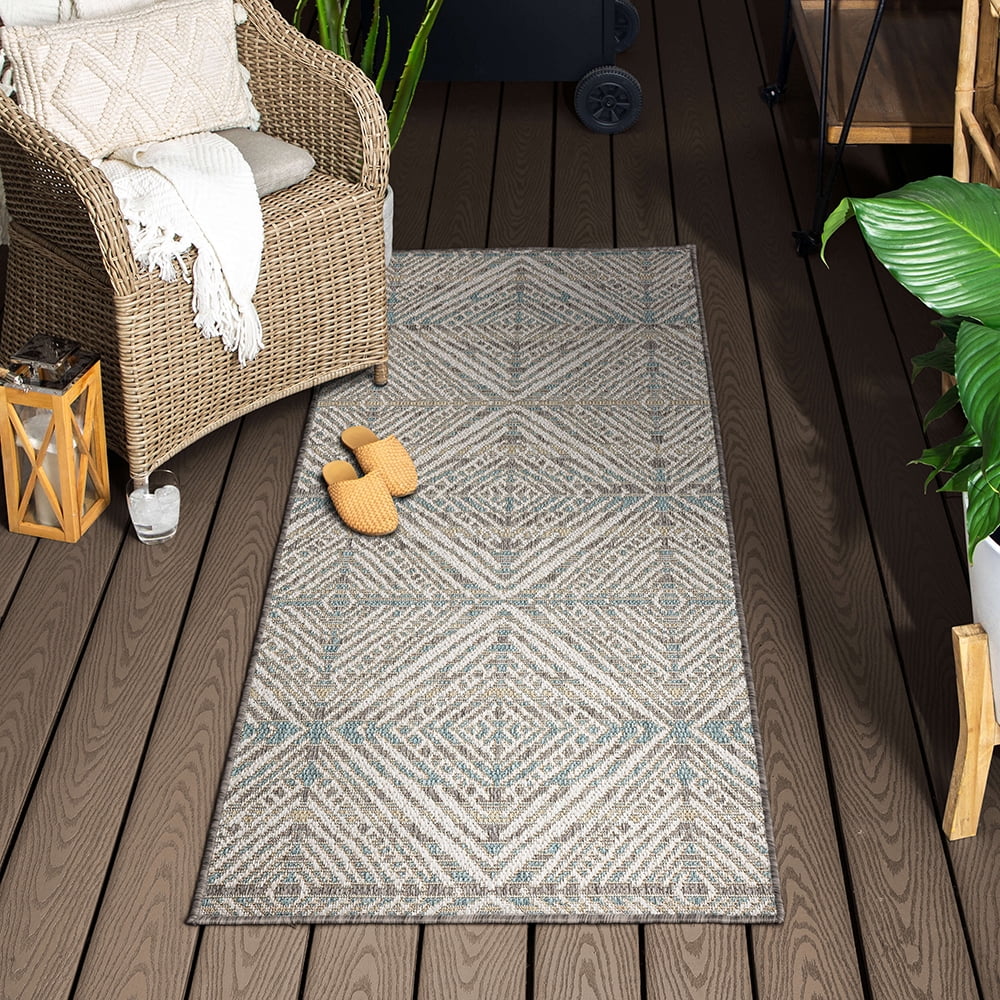 Mohawk Home Taos Geometric Outdoor Area Rug, Light Grey, 2' 6" x 6'