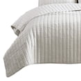 thumbnail image 3 of Juego de ropa de cama Benzara King Size, 9 x 264 x 265 cm, color blanco, 3 of 5