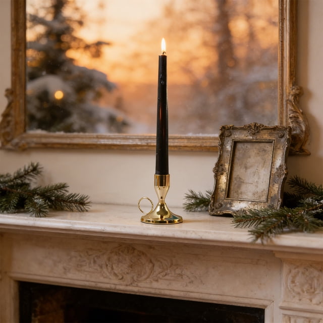 Small Handheld Metal Candleholder for Home Decor and Table Centerpiece