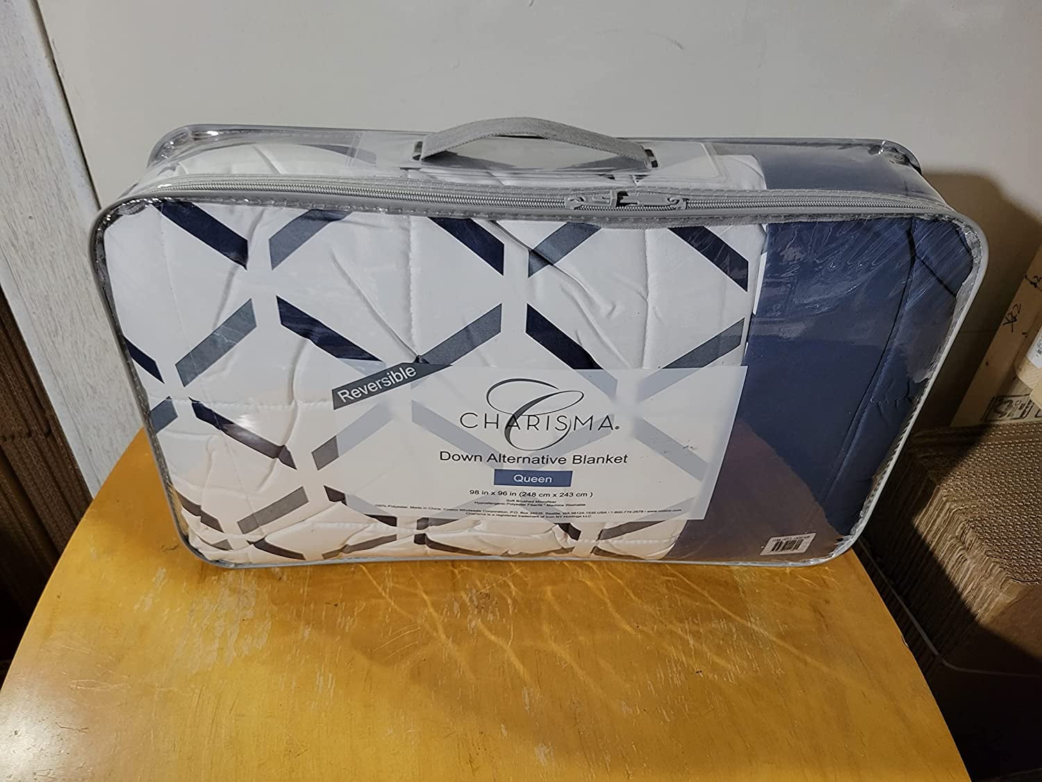 Charisma Reversible Down Alternative Blanket Diamond Blue King 114