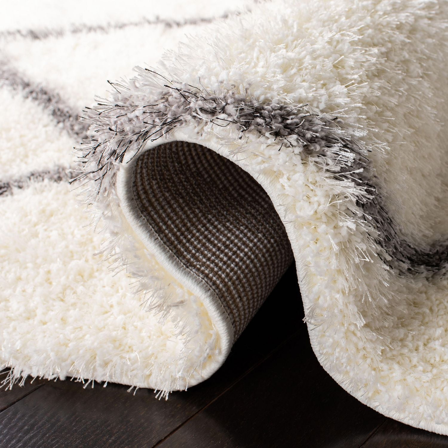 Safavieh Montreal Vesela Geometric Shag Area Rug