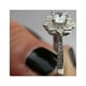 thumbnail image 4 of Anillos para mujer, regalos para mujer, diseño elegante y lujoso, anillo de cuatro columnas con incrustaciones de flores y circonitas., 4 of 5