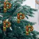 thumbnail image 3 of Adornos navideños artesanales decorativos para el árbol, monogramas decorativos acrílicos 2D con gorro de Papá Noel, 26 letras, adornos navideños colgantes para manualidades, decoración navideña para, 3 of 5