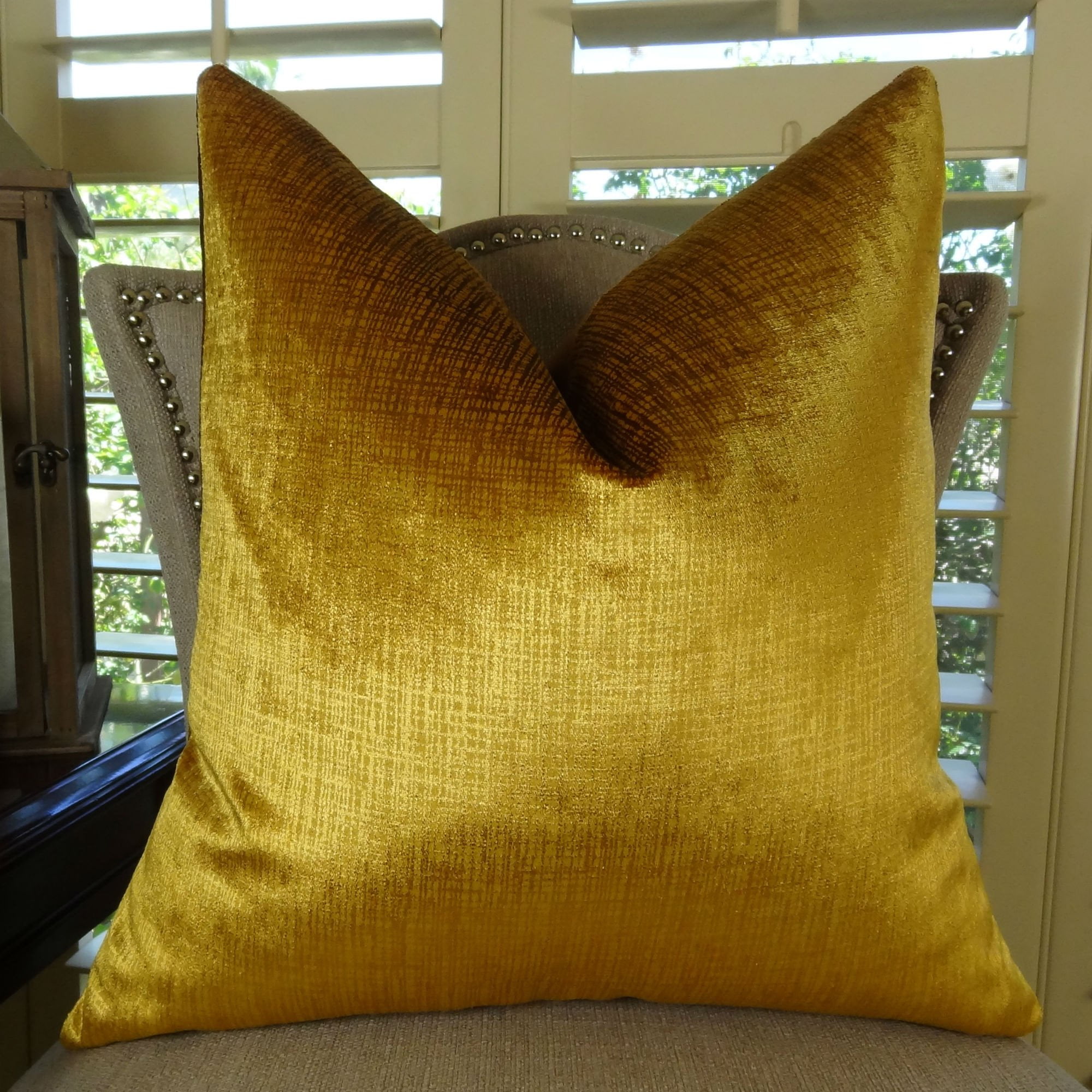 Thomas Collection Metallic Gold Velvet Luxury Designer Throw Pillow 11249