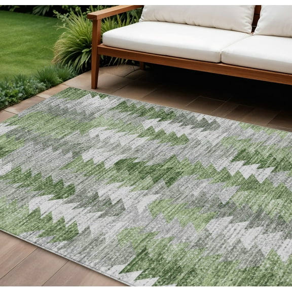 HomeRoots 579508 8 x 10 ft. Geometric Washable Indoor & Outdoor Rectangle Area Rug, Green & Fern Green