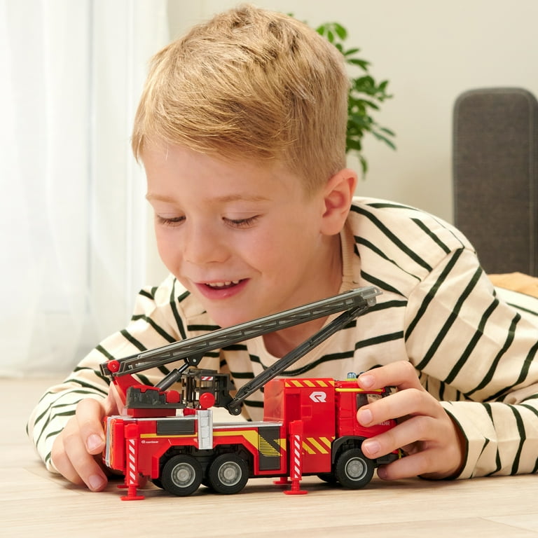 うえだかずや　Majorette Majorette Volvo: Truck Fire Engine - Die-Cast Light & Sound