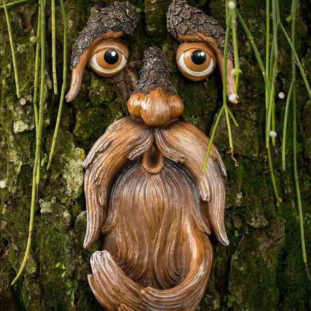 Comedero para pájaros con cara de árbol, comedero para pájaros de resina, decoración de jardín, escultura de árbol, decoración divertida al aire libre