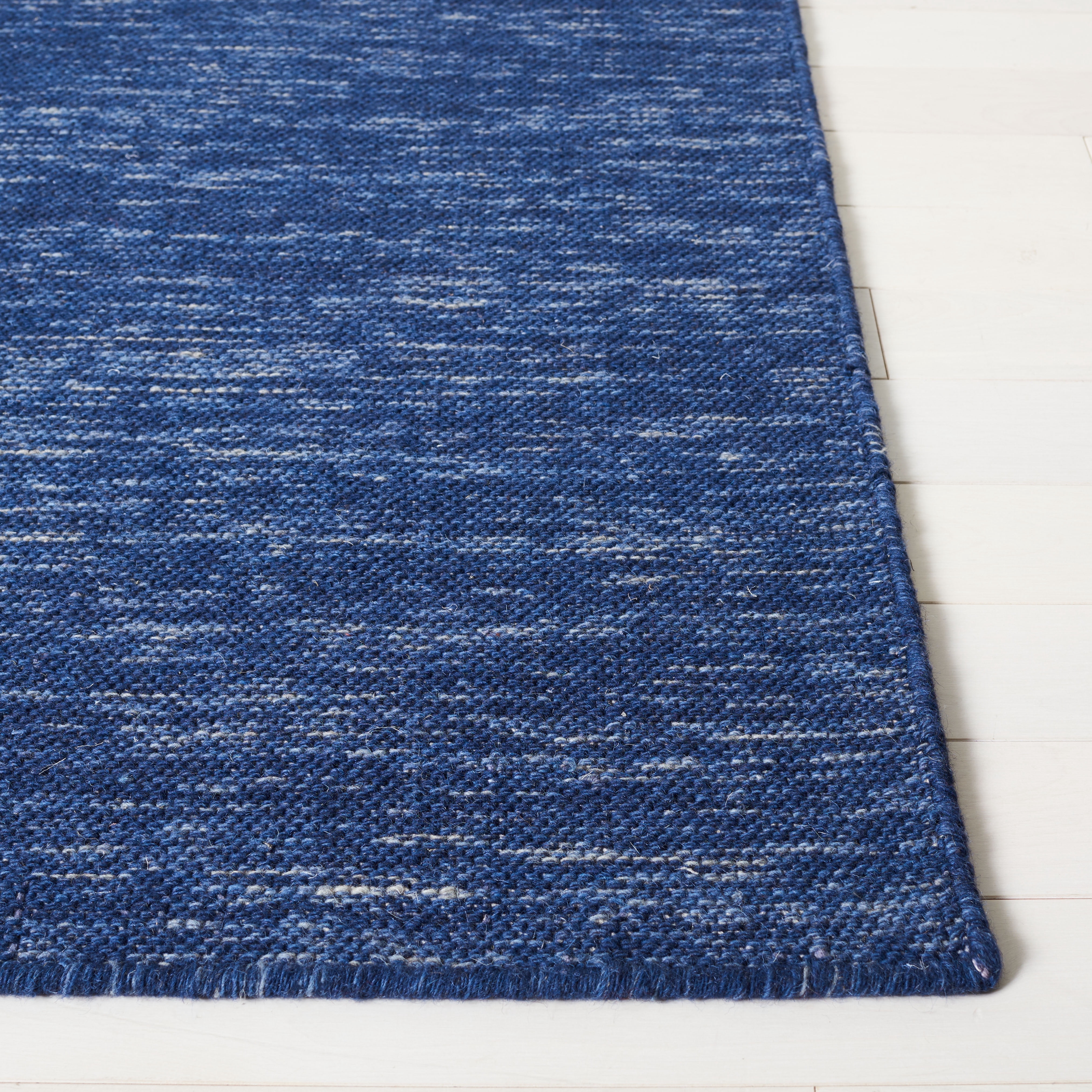 SAFAVIEH Kilim Roderick Solid Area Rug, Navy/Blue, 6' x 6' Square