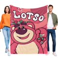 thumbnail image 1 of Lotso el oso de fresa anti-pilling, suave, ligera, esponjosa y acogedora de lujo para hogar y cocina – Perfecta para niños y adultos,80X120cm, 1 of 6