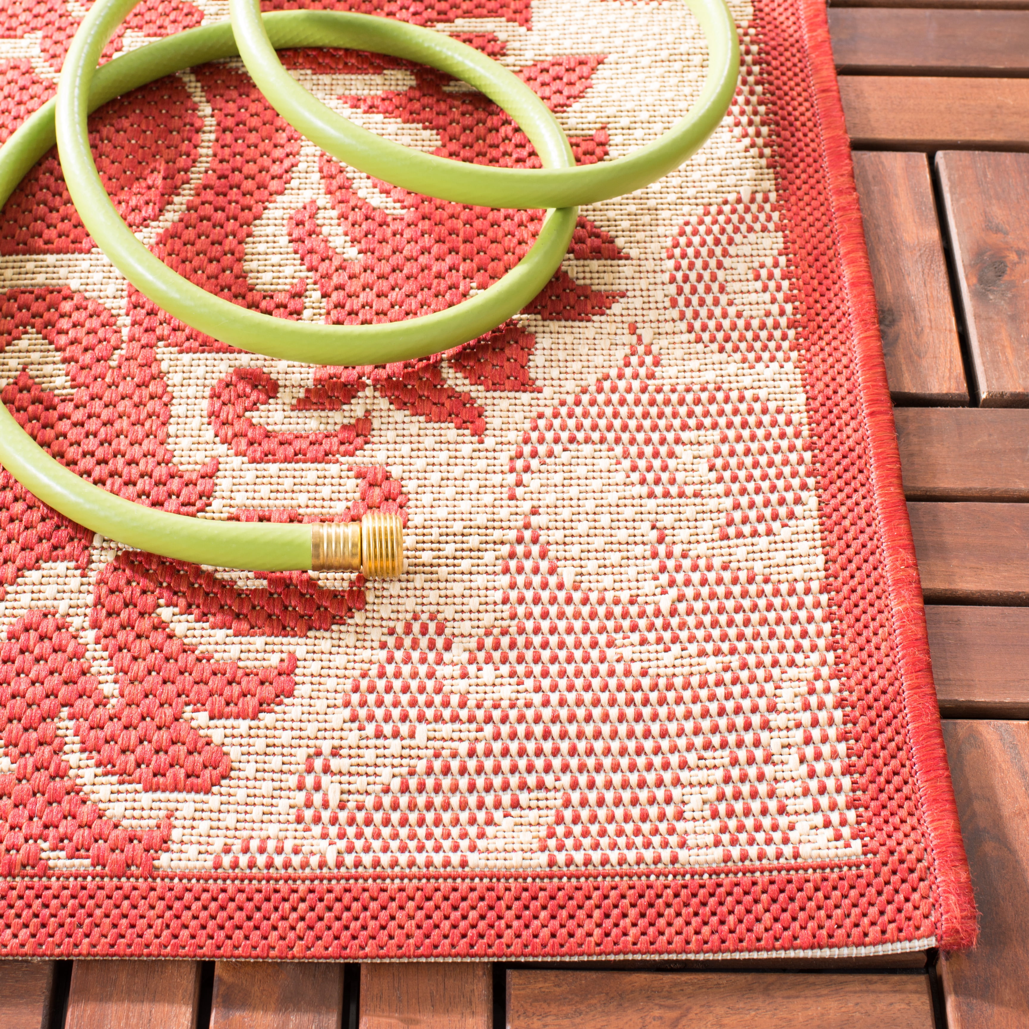 Safavieh Courtyard Jessie Damask Indoor/Outdoor Area Rug, Natural/Red, 5'3" x 7'7"