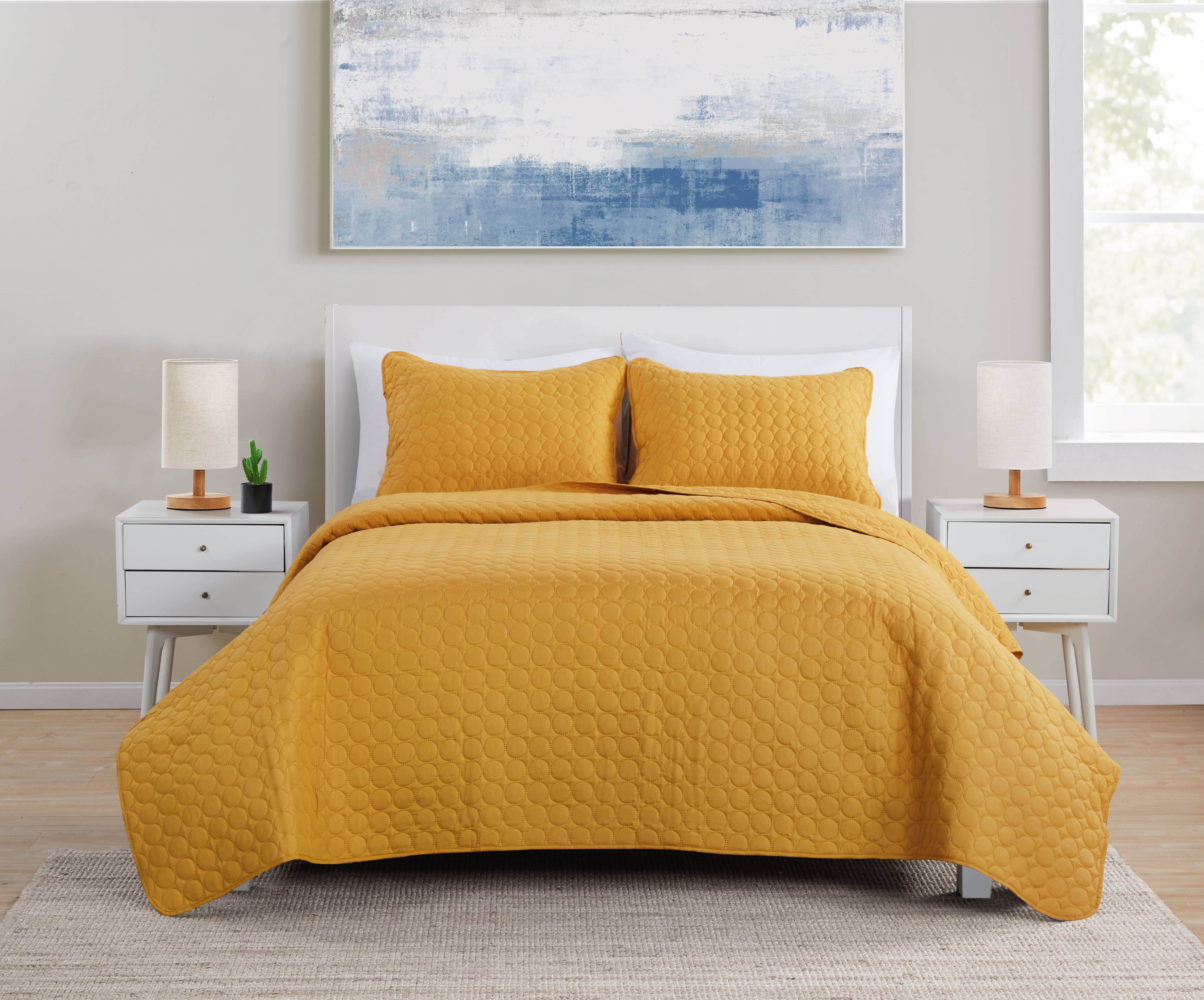 VCNY Home Waffle Weave Circle Embossed Solid Quilt Set, King, Dijon