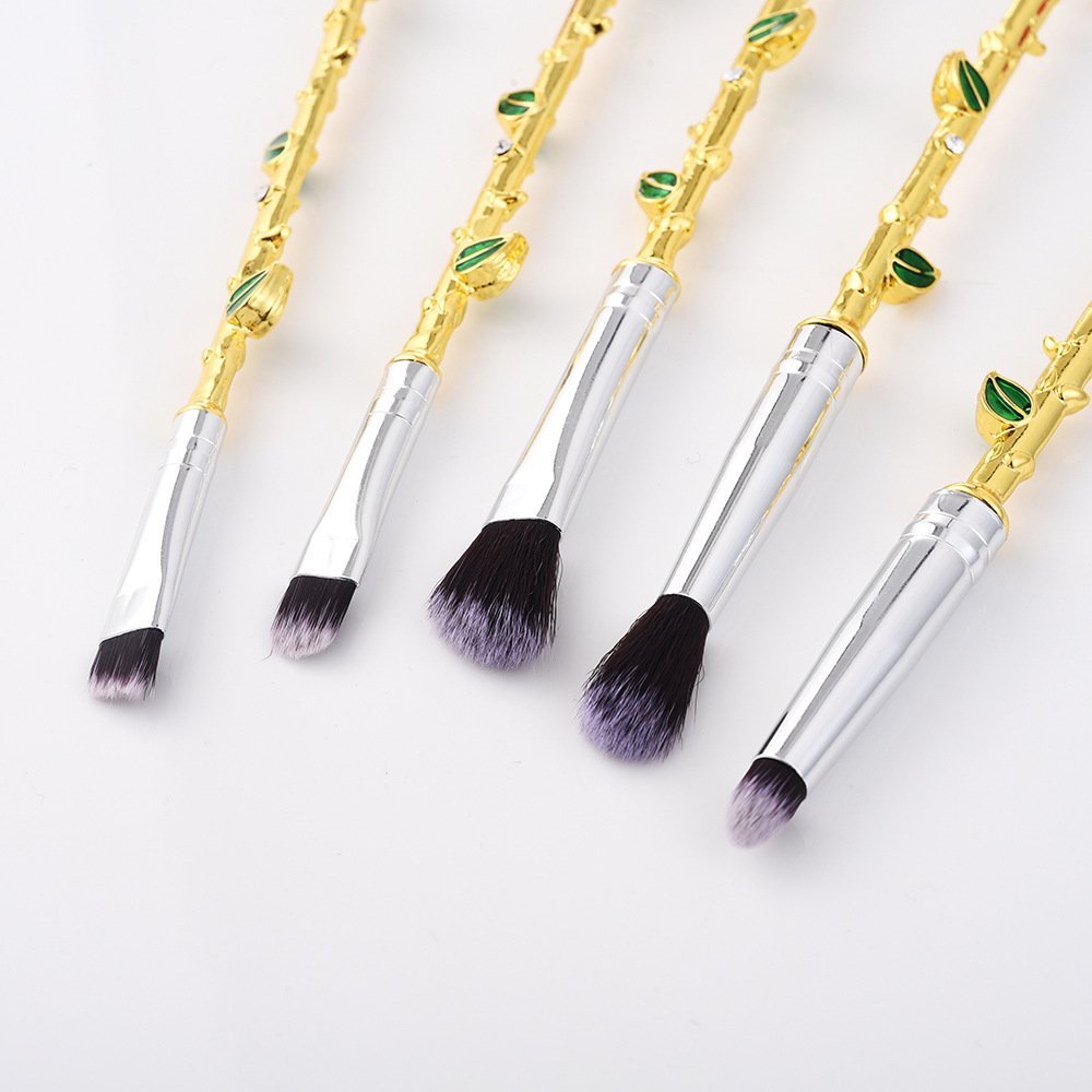 5pcs Beauty Eye Shadow and the Beast Rose Flower Shape Makeup Brushes Set - image 3 of 4