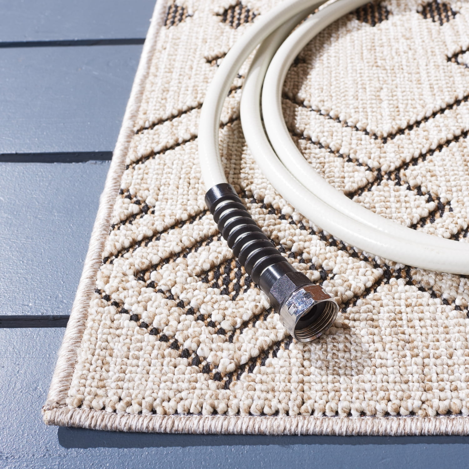 SAFAVIEH Global Antilla Diamond Indoor/Outdoor Area Rug, Beige/Dark Beig, 5'3" x 7'6"