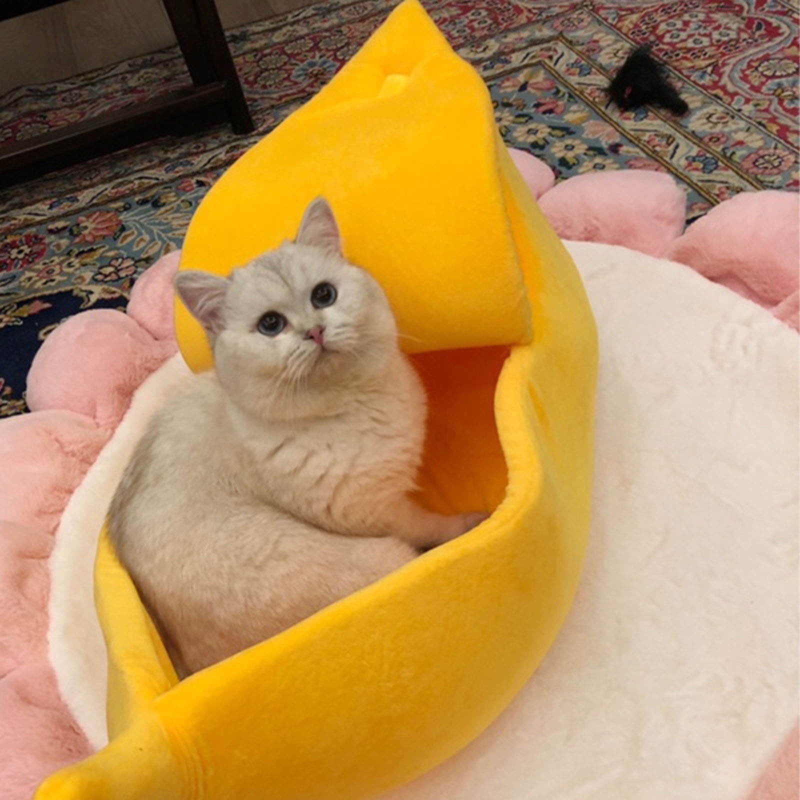 KMWGRE Banana Shaped Pet Bed for Cats and Dogs Soft Warm Cuddle Mat Indoor Universal All Seasons Comfortable Pet Supplies Yellow XL