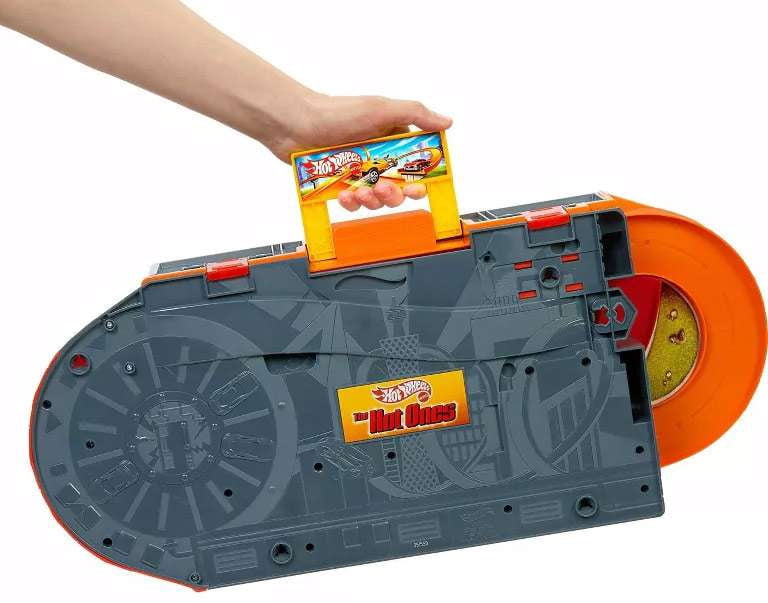 Hot Wheels The Hot Ones Sto & Go Diecast Car Track Set