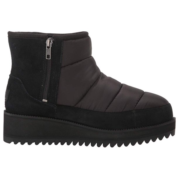 ugg mini boot size 4