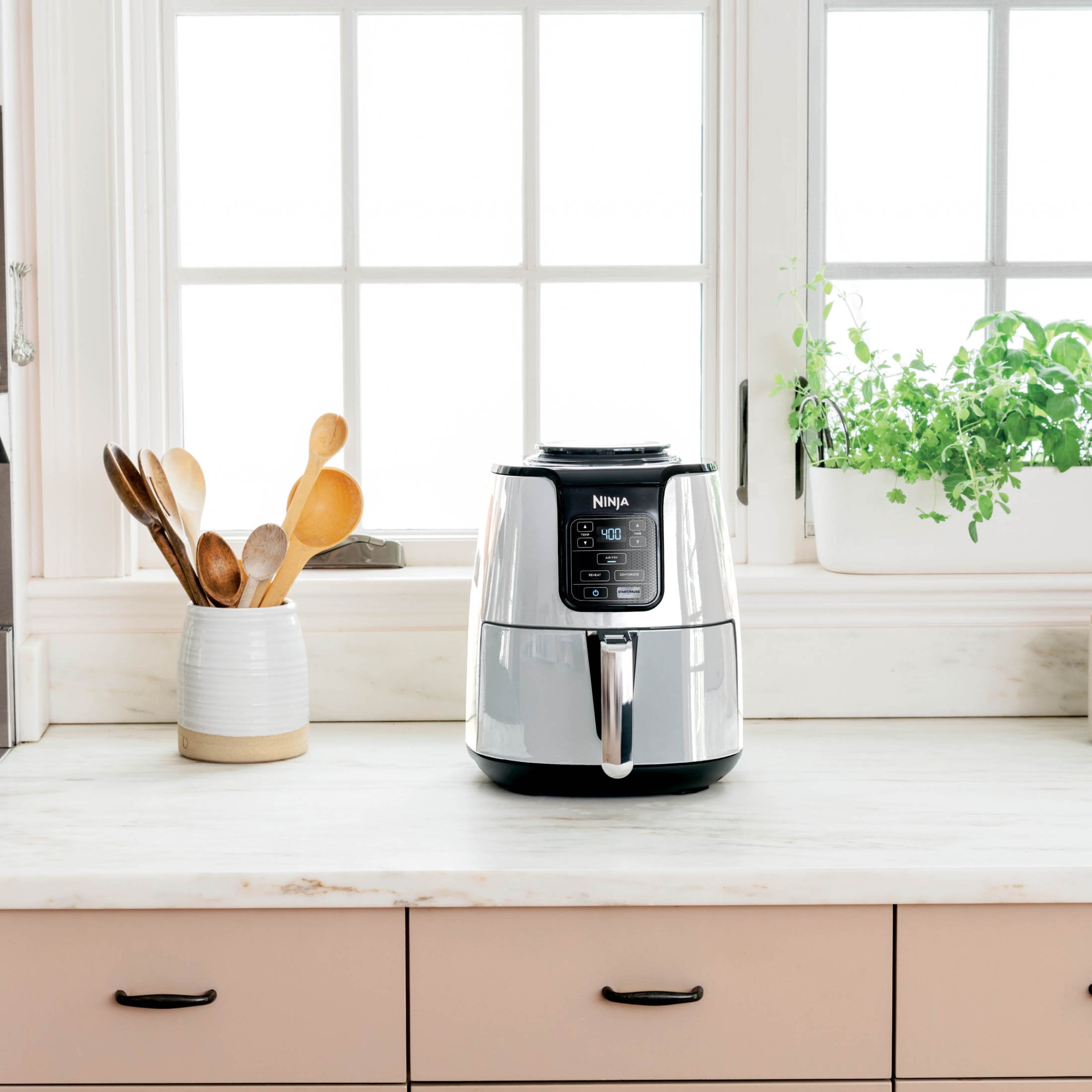 Ninja Air Fryer AF100WMWH 4 Qt with Nonstick Basket and