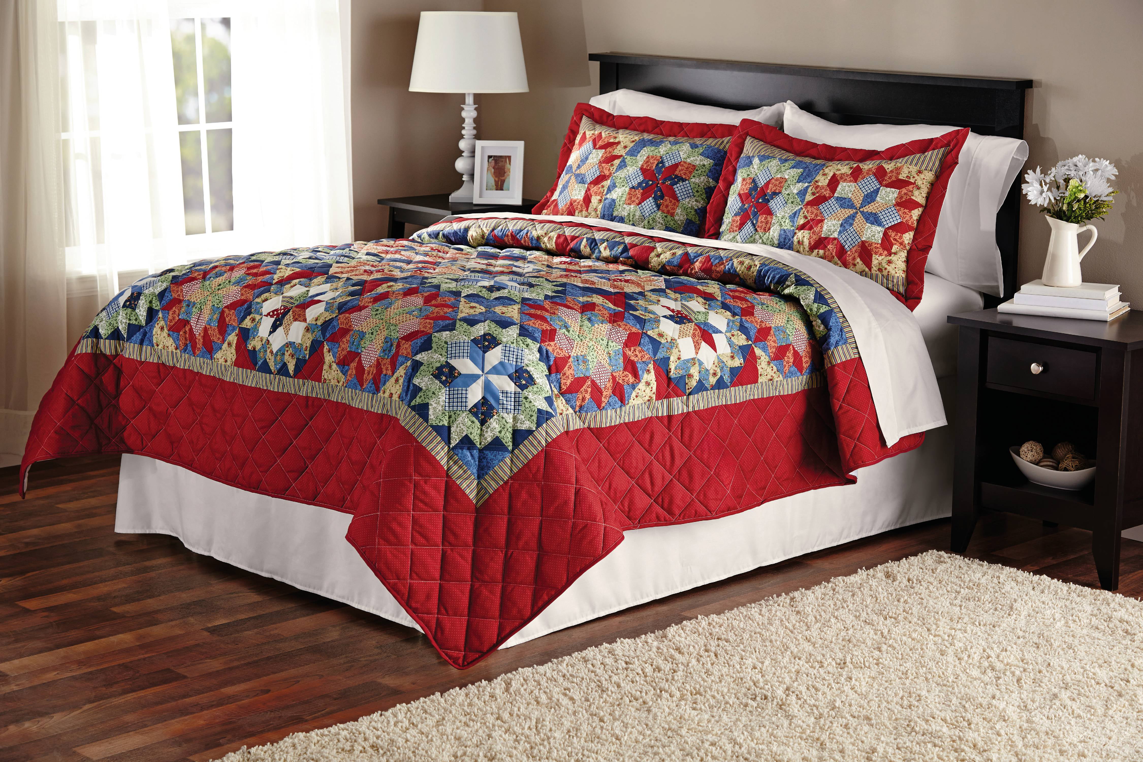 Full Machine Washable King Twin Polyester Dynasty Floral and Paisley Pattern Patchwork Quilt Features Center Patch Design with Scalloped Edges Queen