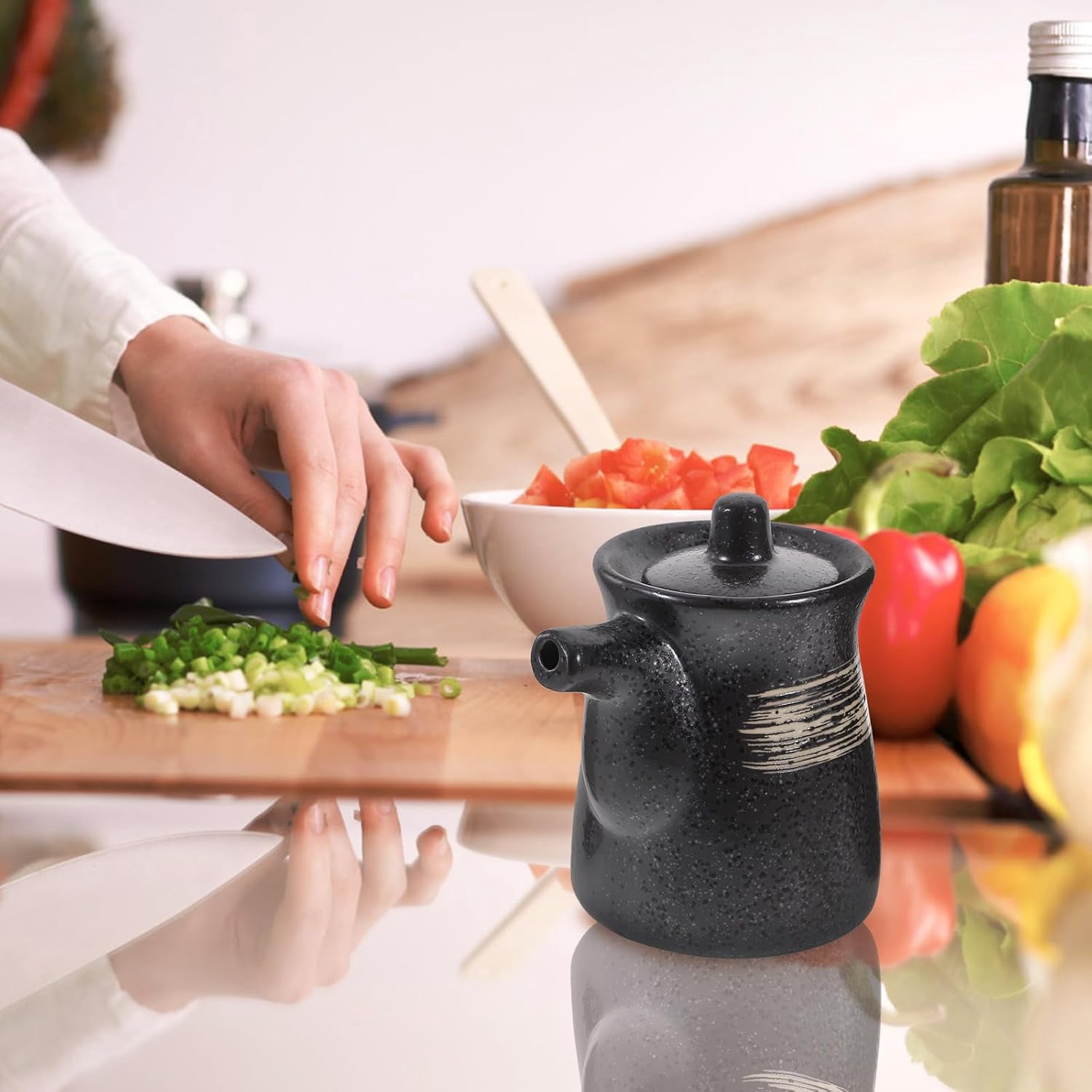ABCISI 2PCS Soy Sauce Dispenser, Ceramic Olive Oil Dispensers with Lid for Kitchen Cooking, 160ML Syrup Dispensers, Japanese style Sauce Bottle Seasoning Jar Sushi Sauce Container