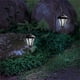 thumbnail image 1 of Luces solares vintage para postes de decoración exterior - Lámparas impermeables para jardín y patio con doble cabeza para el jardín, el camino y la puerta, 1 of 8