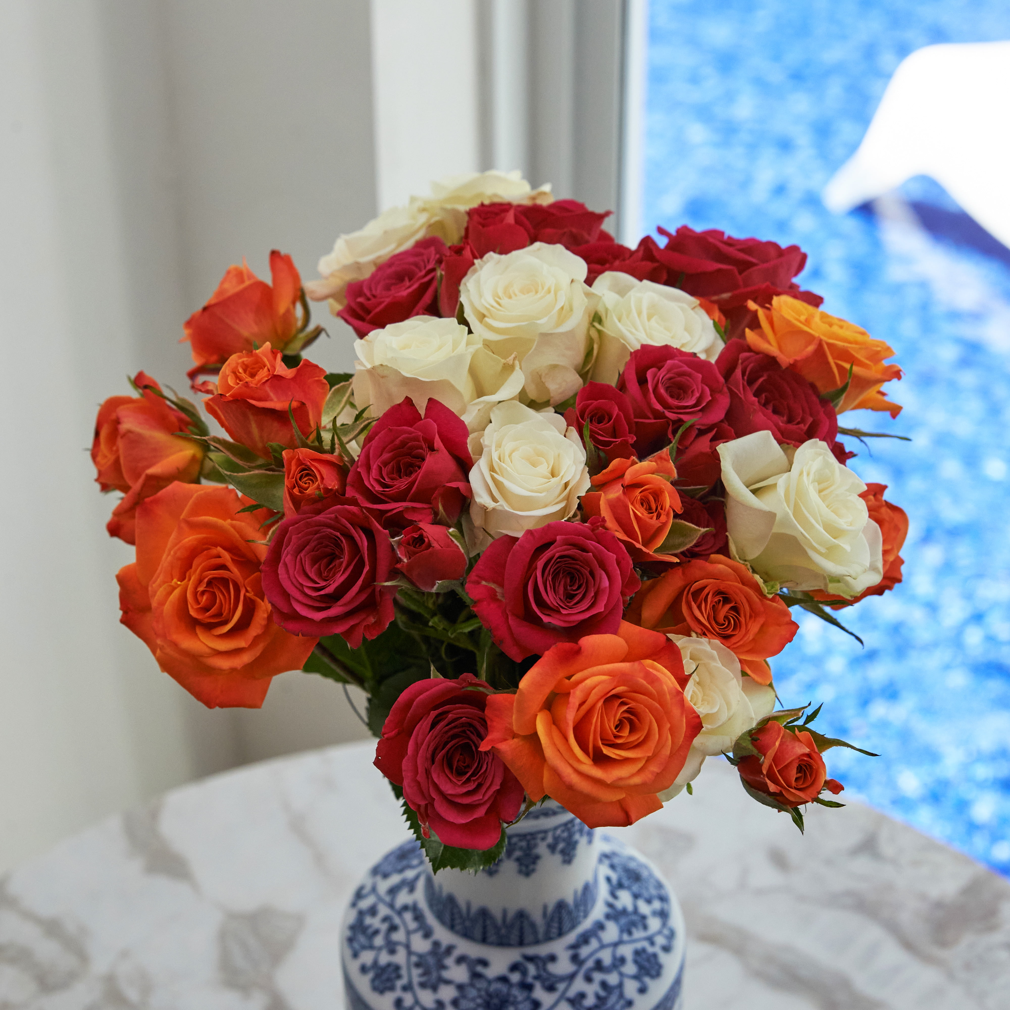 Fresh-Cut Spray Roses Flower Bunch, Minimum of 9 Stems, Colors Vary