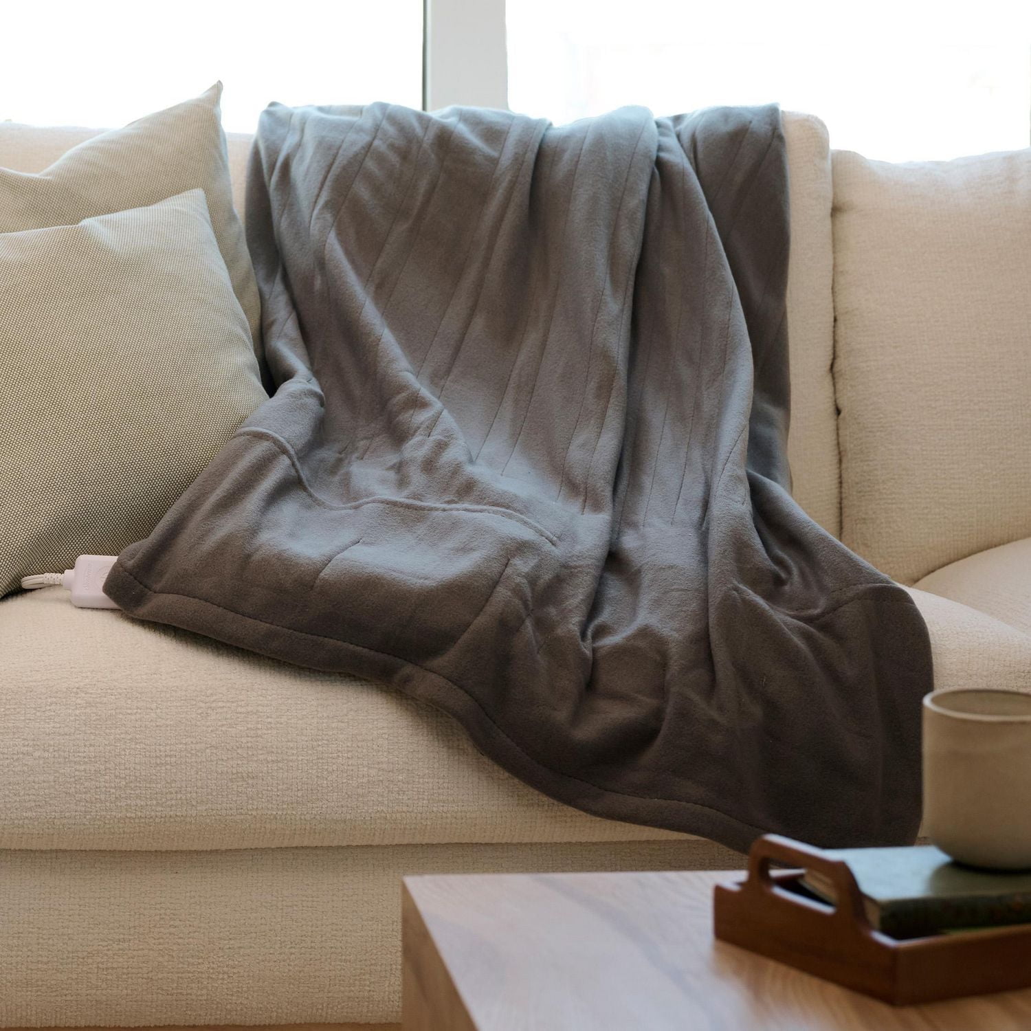 Jeté chauffant Sunbeam en polaire couleur gris ardoise, 4 réglages de chaleur, arrêt automatique après 4 heures, 127 cm x 152,4 cm (50 po x 60 po)