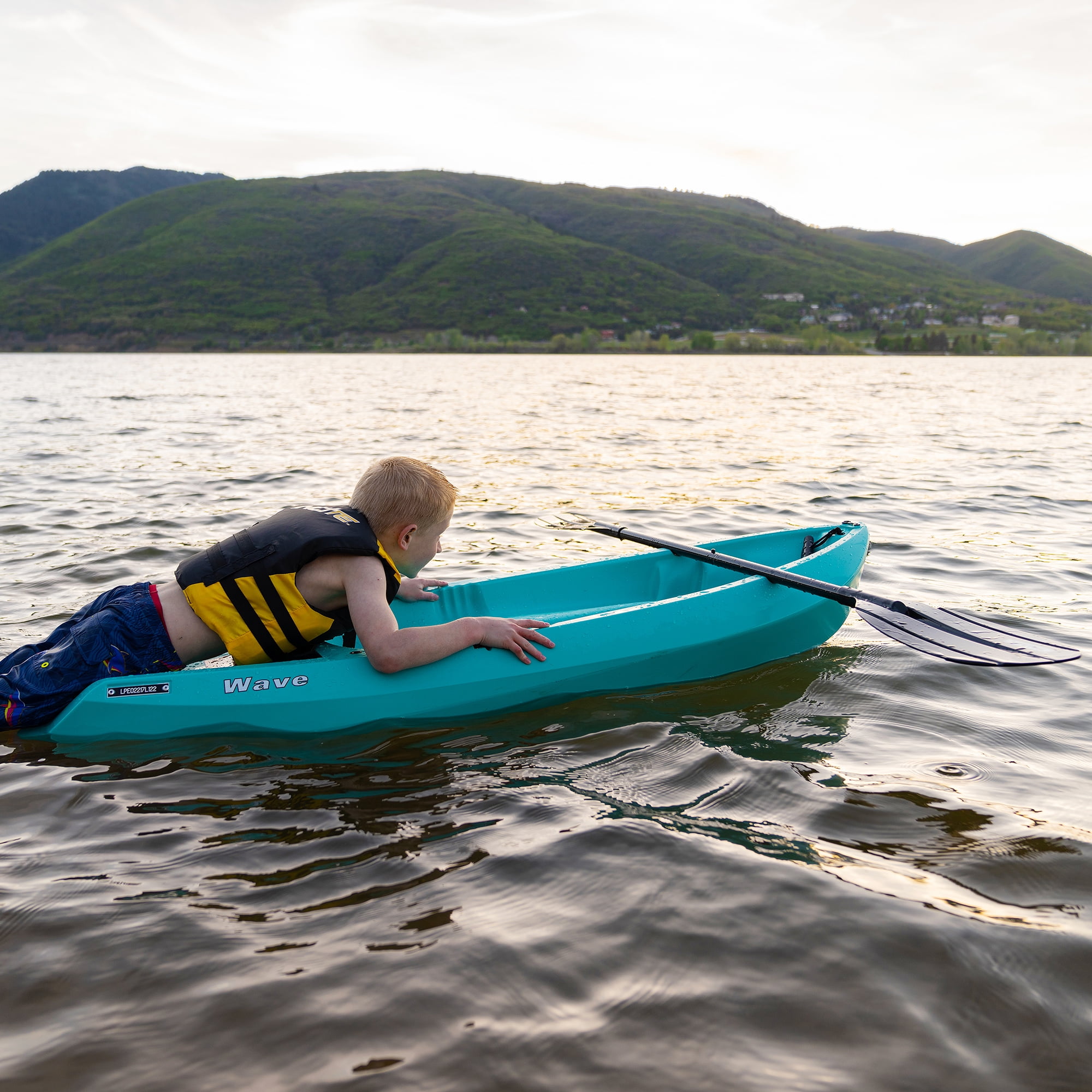 Lifetime Wave 6 ft Youth Sit-On-Top Kayak with Paddle, Aqua (91185)
