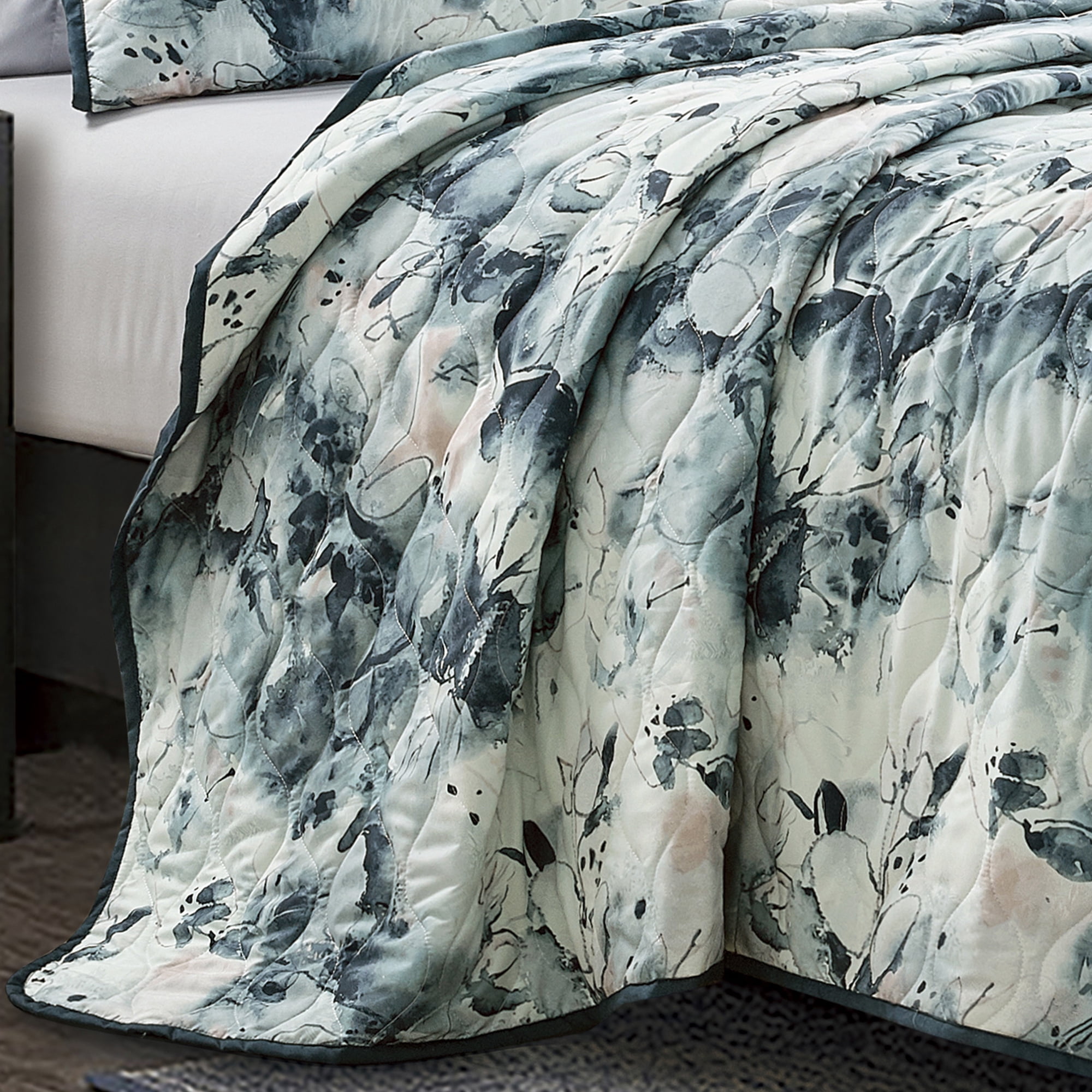 Evjk 3-Piece Decorative Lightweight Bedspread Set – Breathable, Microfiber with Chic Print, QUEEN