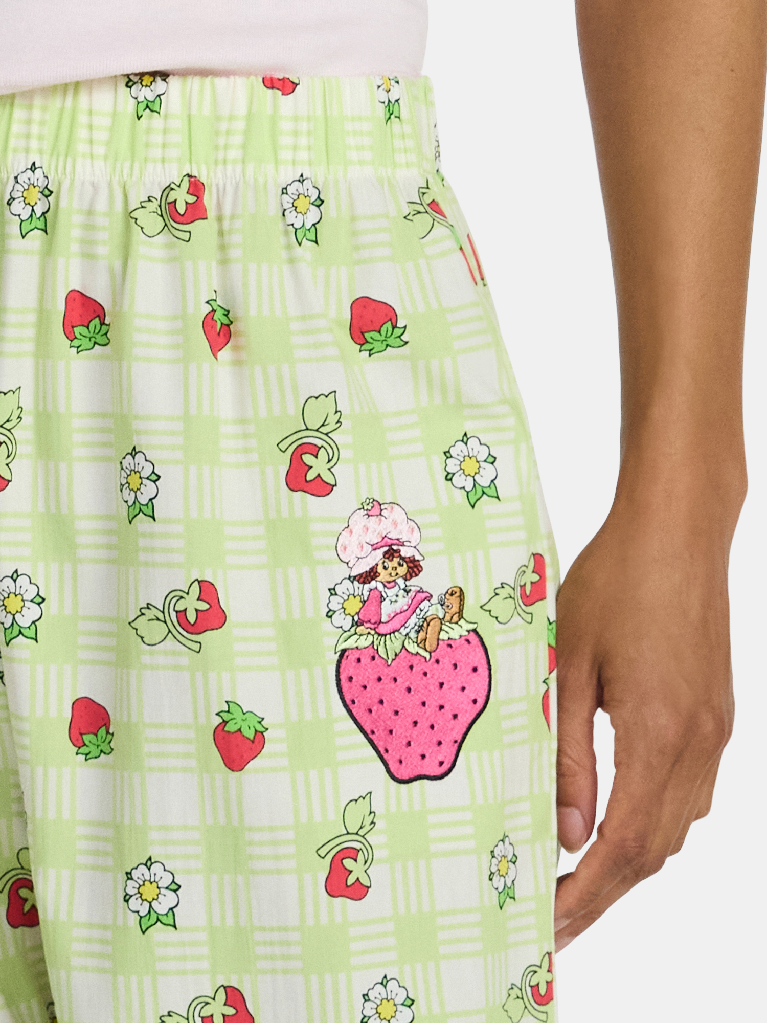 Strawberry Shortcake Women’s Strawberry Checker Cotton Graphic Pants, Sizes XXS-XXL