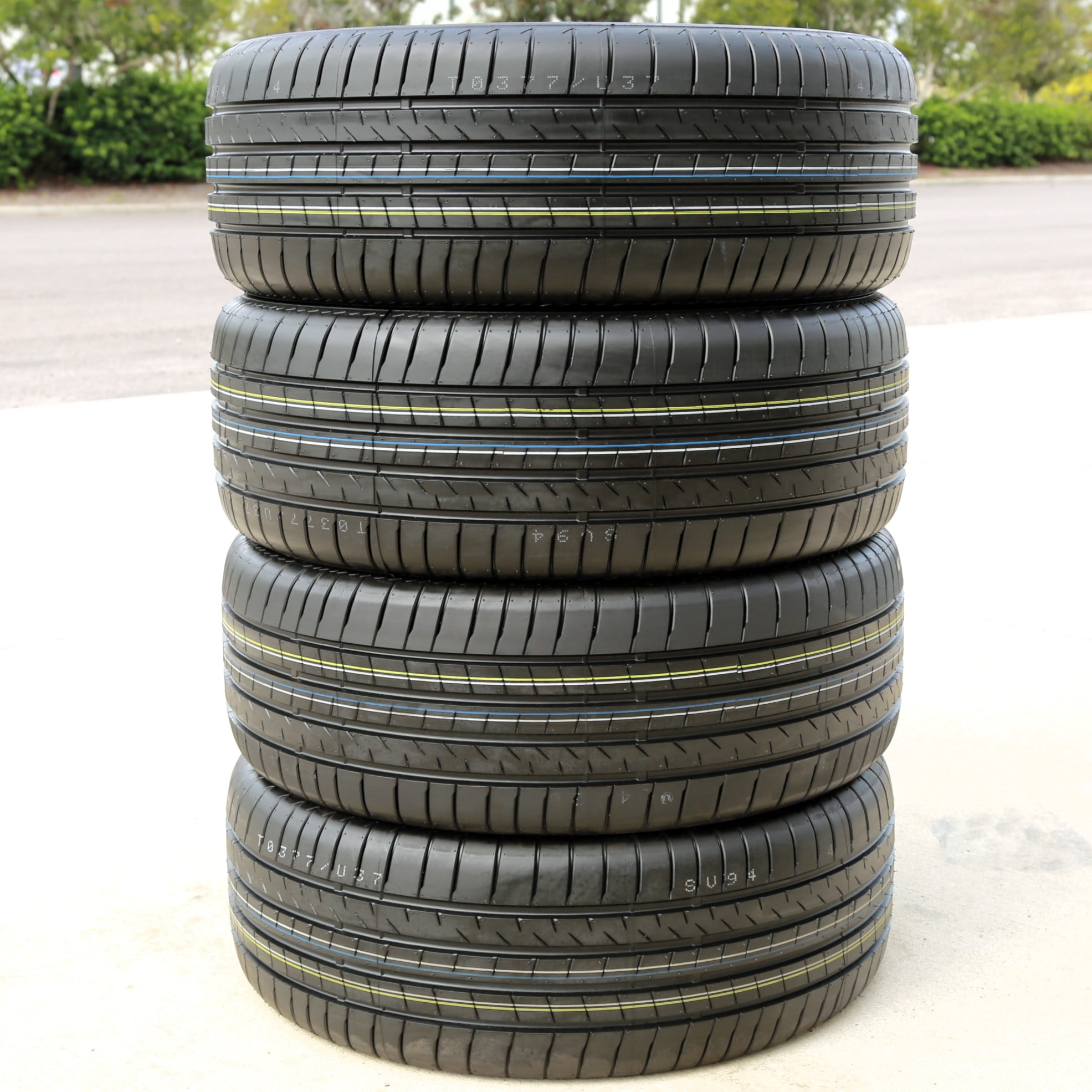 2本。BRIDGESTONE ALENZA 001 235/60R18 103W Pair of 2 (TWO) Bridgestone Alenza 001 235/60R18 107W High