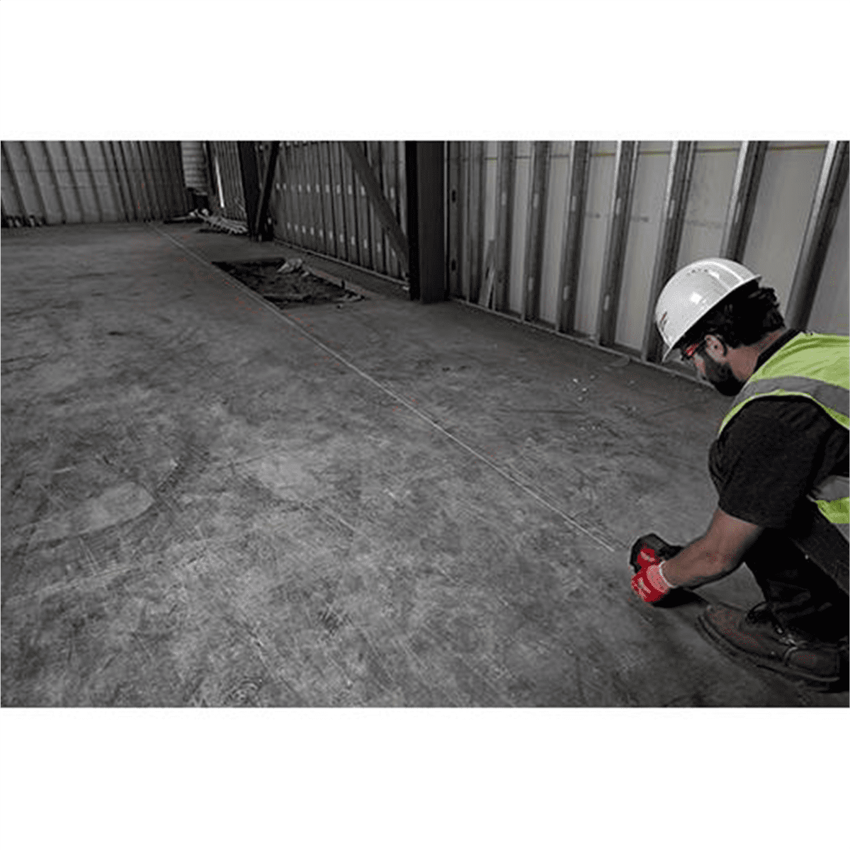 Milwaukee Manual Cross-Line Laser, Green Light, 13", 6 lb