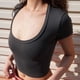 thumbnail image 4 of Camiseta ajustada de verano para mujer, camiseta Sexy de manga corta con cuello en U, camiseta gris para mujer, Tops cortos coreanos sólidos básicos negros/blancos, 4 of 5