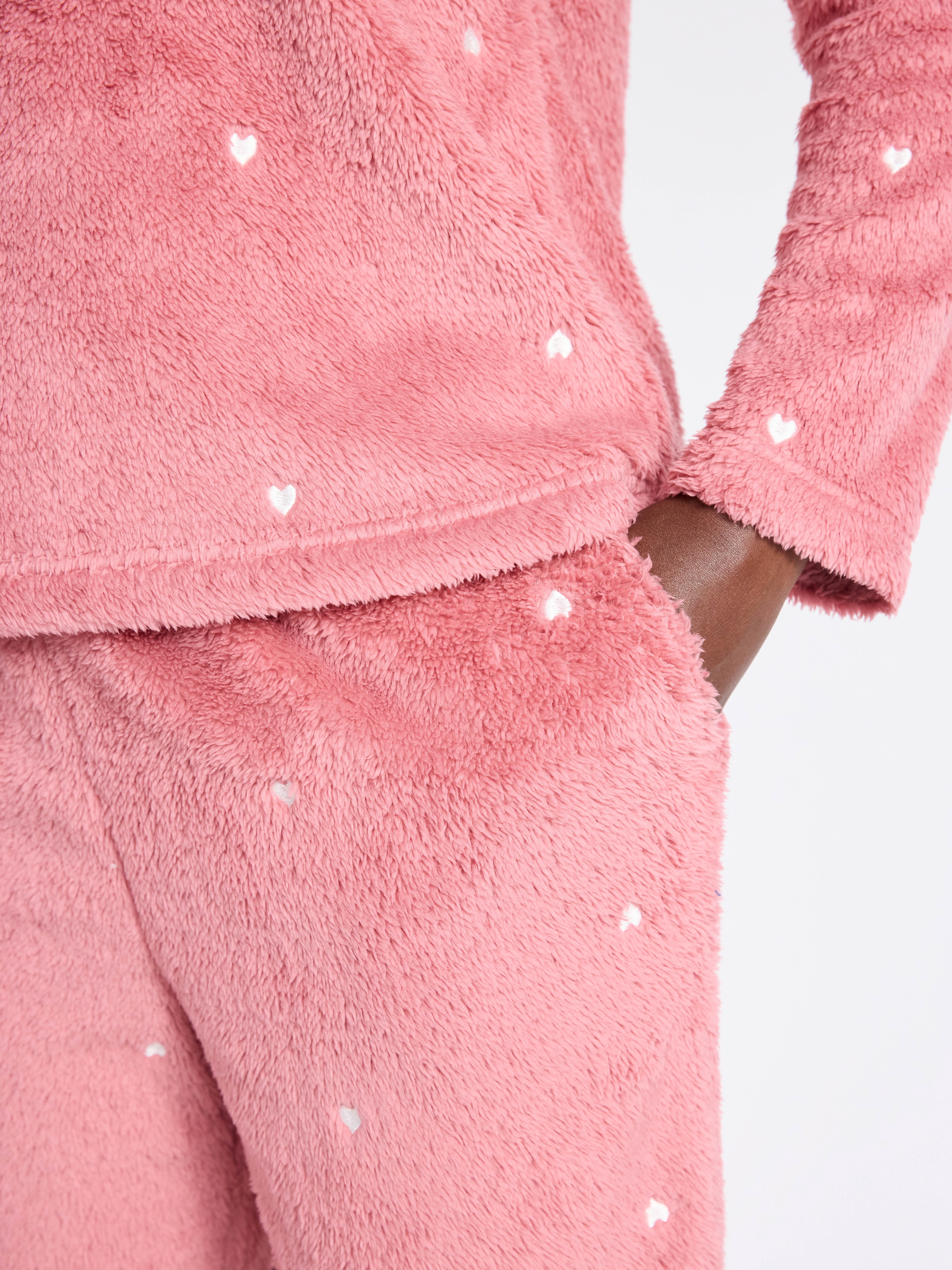 Joyspun Women's Plush Long Sleeve Top and Pants Pajama Set, 2-Piece, Size XS-3X