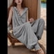 thumbnail image 4 of Mono con Botones y Capucha para Mujer, Sin Mangas, con Bolsillos Gris L, 4 of 6