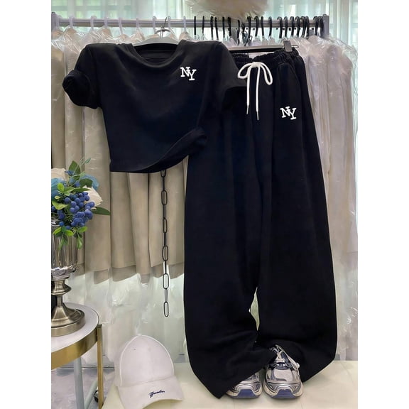 Women's 2‑Piece Tracksuit Outfit Set, Short Sleeve Crop Top and Drawstring Wide Leg Pants Casual Matching Set
