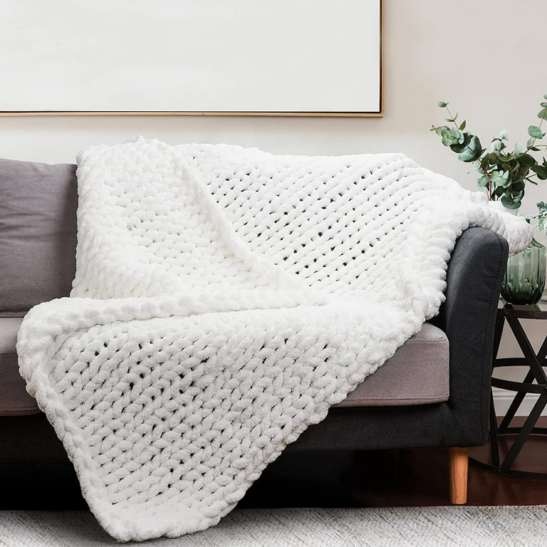 How to Hand Knit a Soft Chunky Blanket