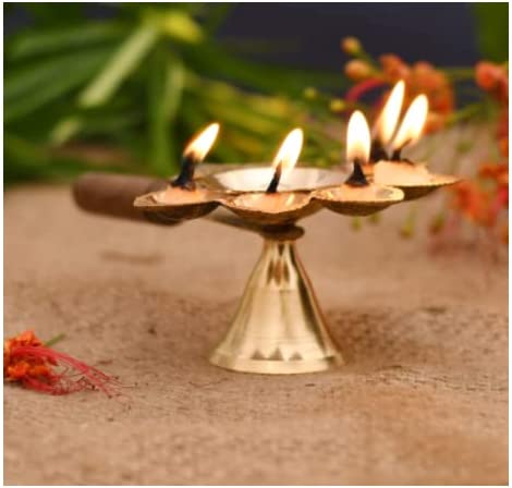 Metal Panch Aarti/Pooja 5 Face Aarti Oil Lamp/Diya/Deepak/Dhoop/Jyoti With Wooden Handle (Approx. 12.7 x 11.9 x 4.5 Cm)