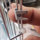 thumbnail image 4 of unbranded 50Ud Clips Metálicos Para Construcción Y Reparación De Jaulas Con Acabado Plateado, 4 of 8