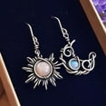 thumbnail image 2 of Retro Sol Luna Gota Pendientes Piedra Lunar Asimétrico Estilo Bohemio Pendientes Joyería Regalo Para Novia Esposa Amante Methold AP005915-00, 2 of 6
