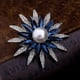 thumbnail image 2 of Broche de flor de geometría de cristal con accesorios de joyería de ramo de perlas de imitación para mujer, 2 of 5