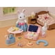 thumbnail image 4 of Juego de Casa de Muñecas Calico Critters Madre Conejo de Nieve con 17 Accesorios, 4 of 9