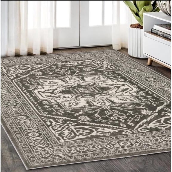 HomeRoots 575398 5 x 8 ft. Oriental Rectangle Area Rug, Gray & Ivory