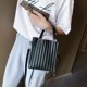 thumbnail image 4 of Bolsa Stripe Messenger PU Leather Crossbody Mujeres de hombro (Negro) Likrtyny Para Estrenar, 4 of 5