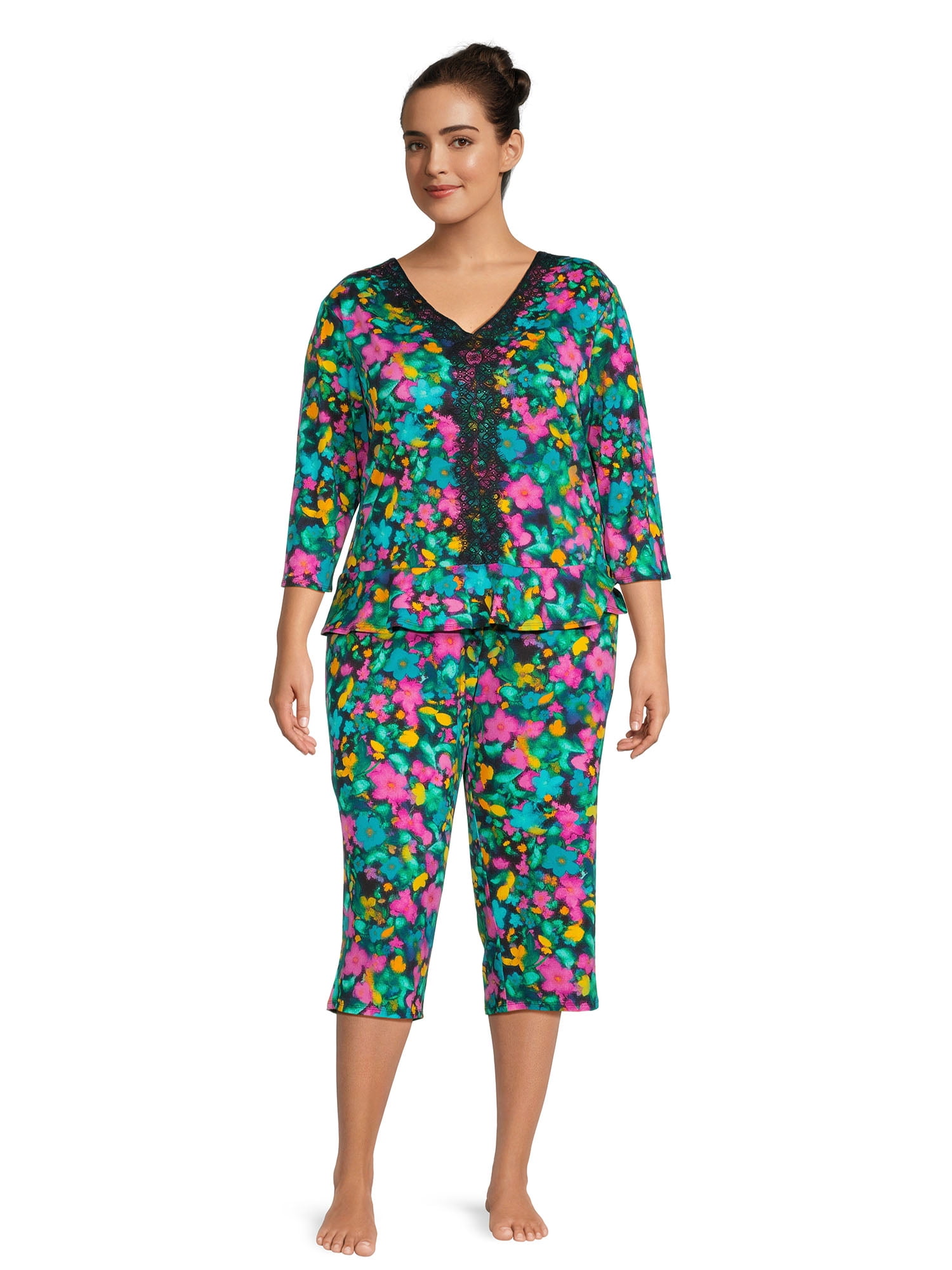 The Pioneer Woman 3/4 Sleeve V-Neck Top and Cropped Pant Pajama Set, 2-Piece, Women's