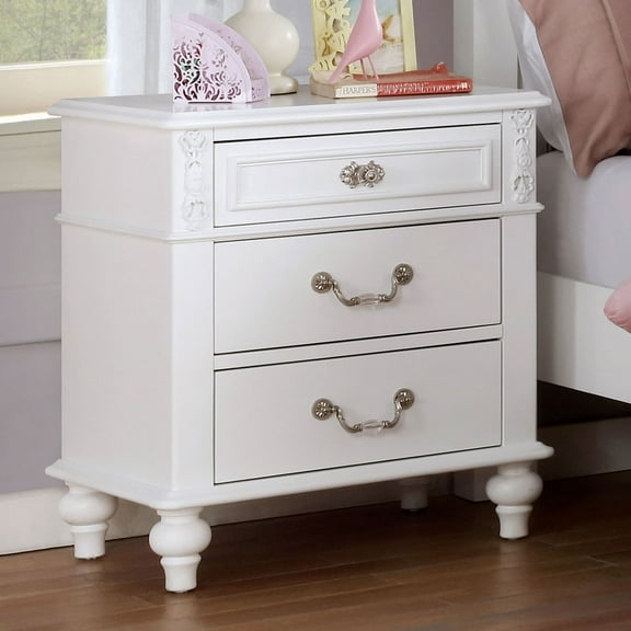 Simple Relax Wooden Dresser Nightstand with 3 Drawers in White Finish
