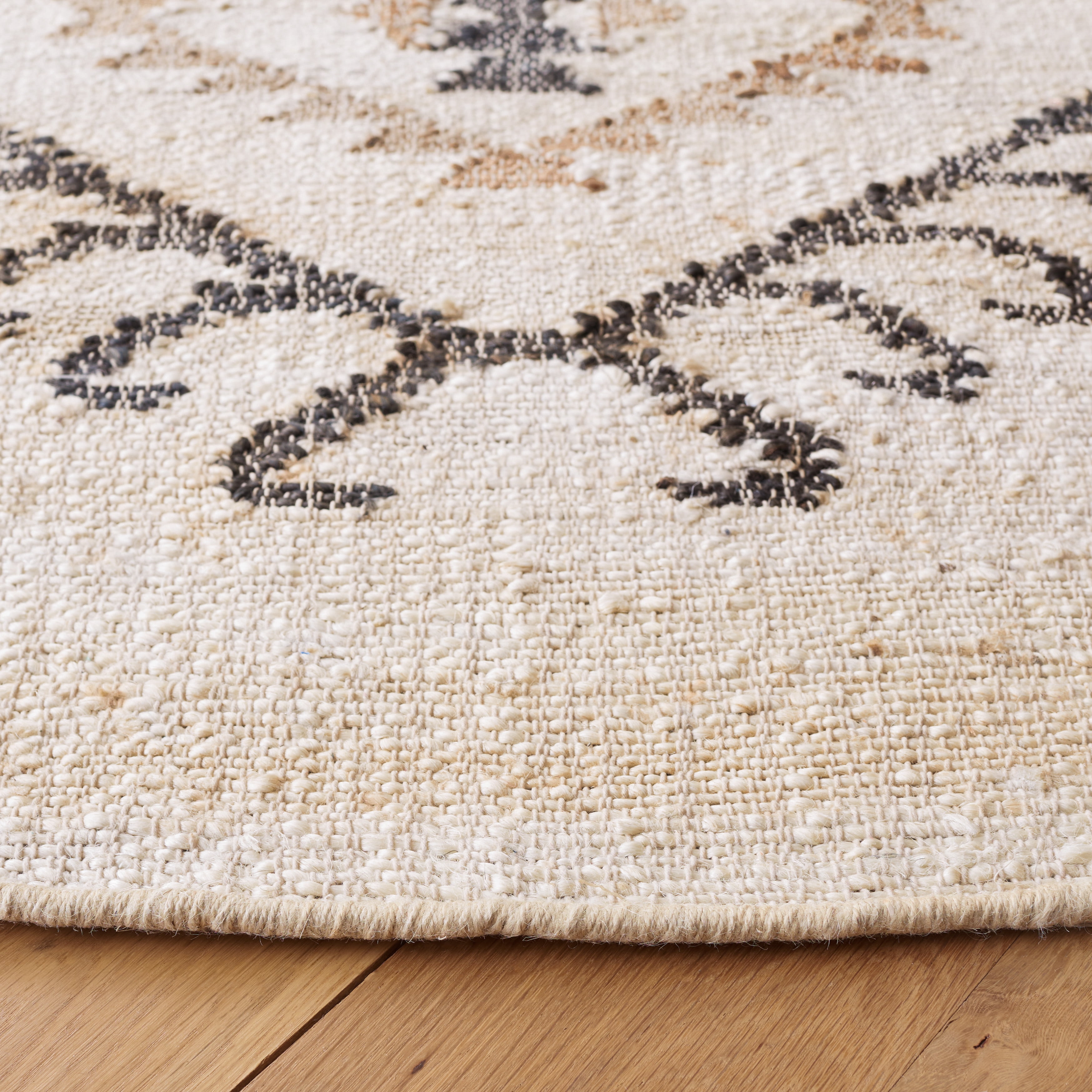 Safavieh Kilim Lisette Tribal Area Rug, Ivory/Black, 9' x 9' Round